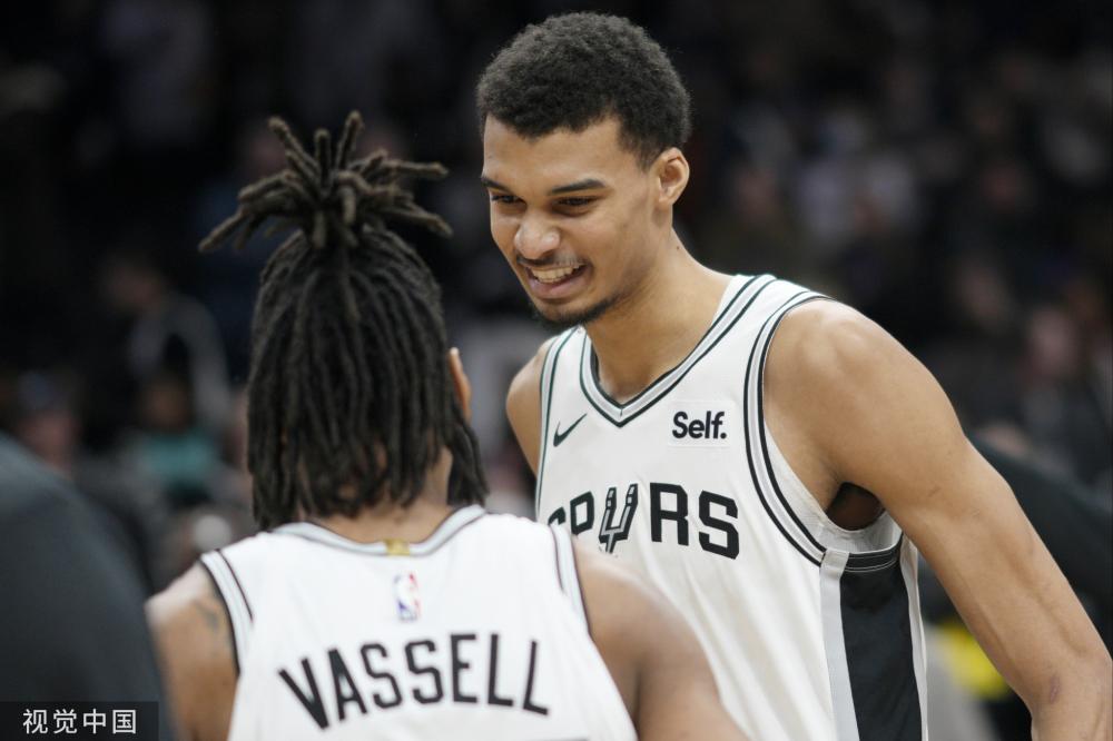 或者迟缓地 或者迟缓地