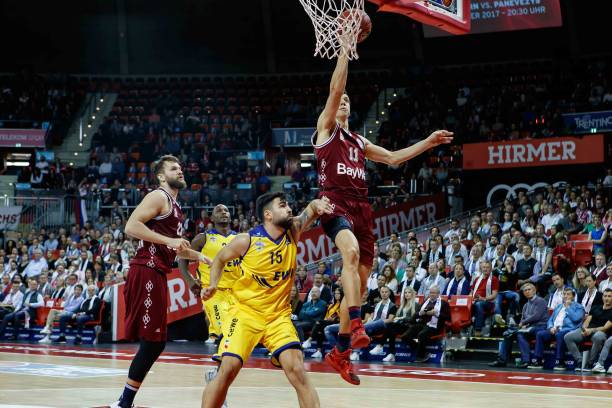 场表现却充 场表现却充