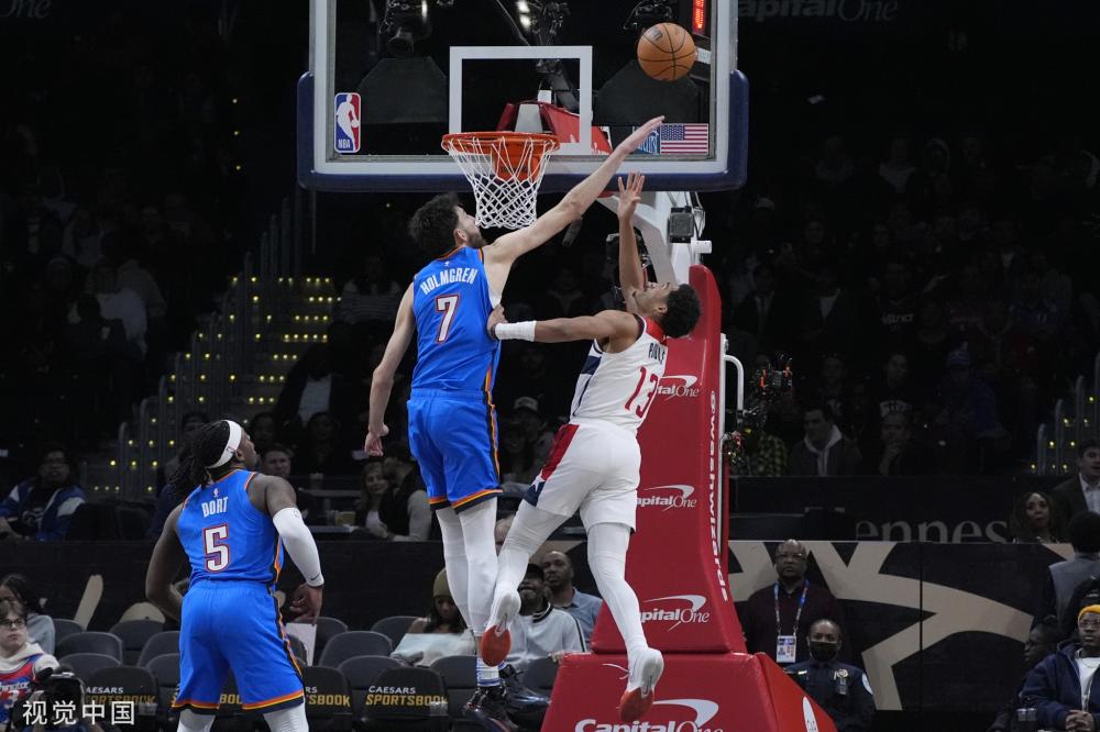 在传统与现 在传统与现